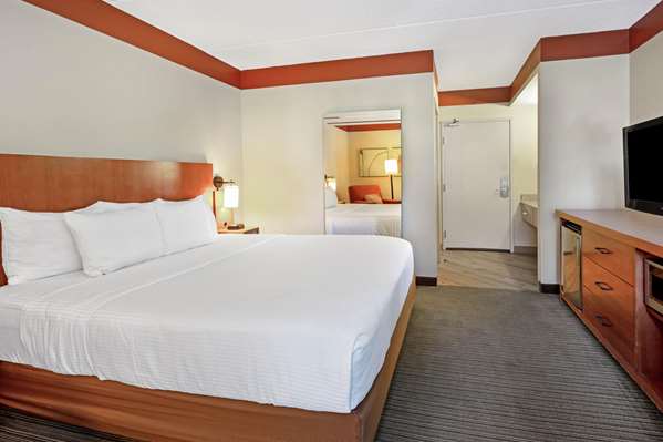  - La Quinta Inn Cutler Ridge