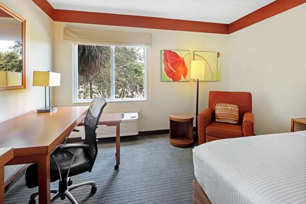  - La Quinta Inn Cutler Ridge