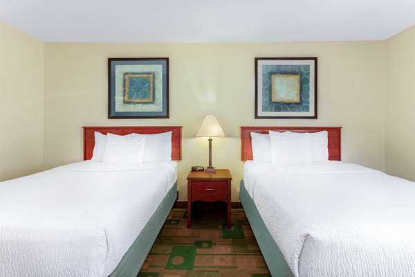  - La Quinta Inn Willowbrook - I-55, Exit 274