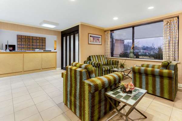  - La Quinta Inn Willowbrook - I-55, Exit 274