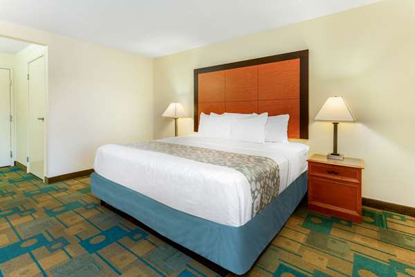  - La Quinta Inn Willowbrook - I-55, Exit 274