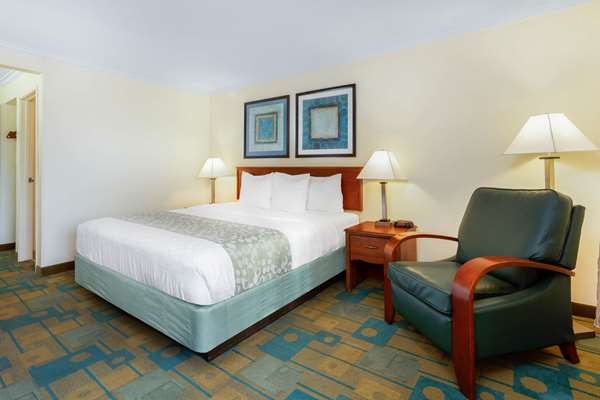  - La Quinta Inn Willowbrook - I-55, Exit 274