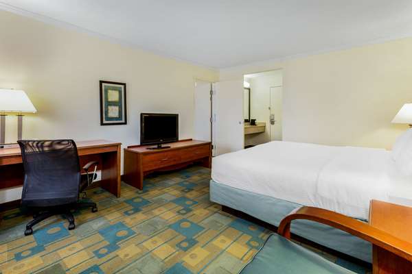  - La Quinta Inn Willowbrook - I-55, Exit 274