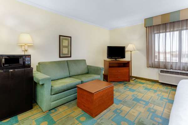 Suite - La Quinta Inn Willowbrook - I-55, Exit 274