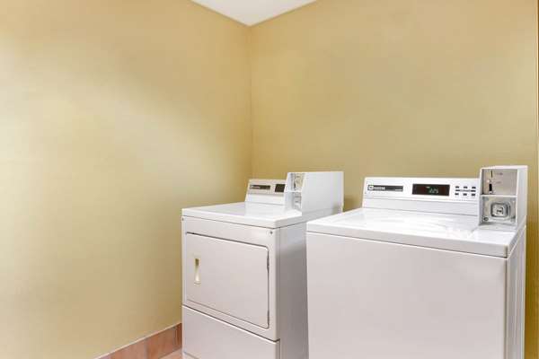 Amenities - La Quinta Inn Willowbrook - I-55, Exit 274