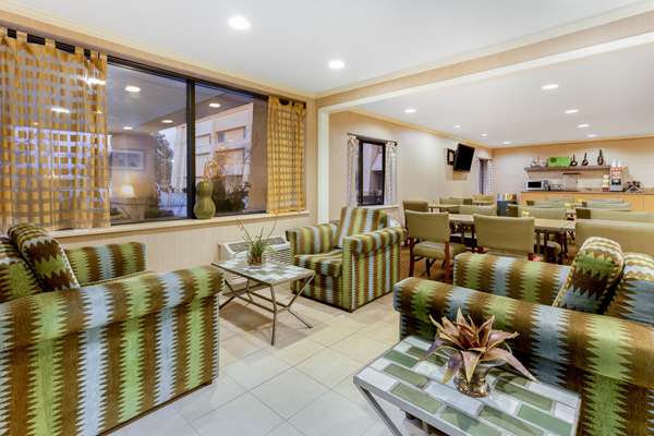  - La Quinta Inn Willowbrook - I-55, Exit 274