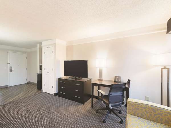  - La Quinta Inn & Suites Round Rock Austin - I-35, Exit 251
