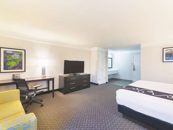  - La Quinta Inn & Suites Round Rock Austin - I-35, Exit 251