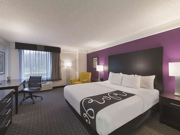 - La Quinta Inn & Suites Round Rock Austin - I-35, Exit 251