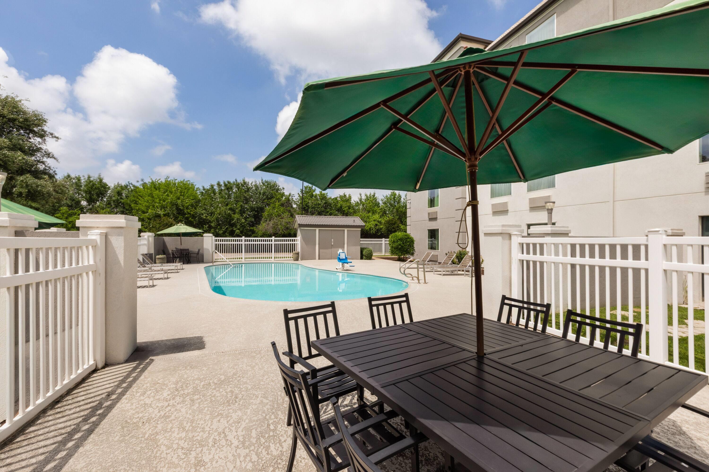 Pool - indoor | La Quinta by Wyndham Austin Round Rock