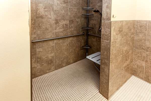  - La Quinta Inn & Suites New Berlin - I-43, Exit 57