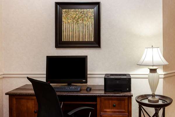 Conference Area - La Quinta Inn & Suites New Berlin - I-43, Exit 57