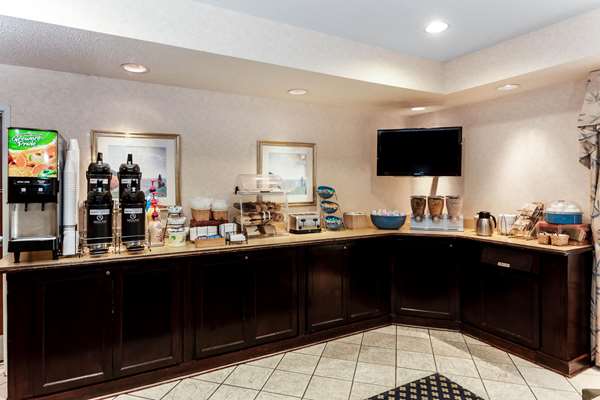  - La Quinta Inn & Suites New Berlin - I-43, Exit 57