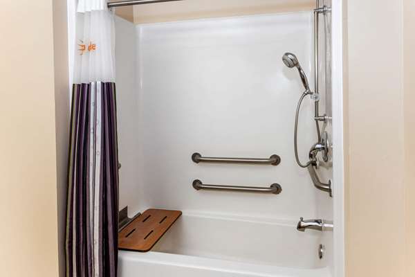  - La Quinta Inn & Suites New Berlin - I-43, Exit 57