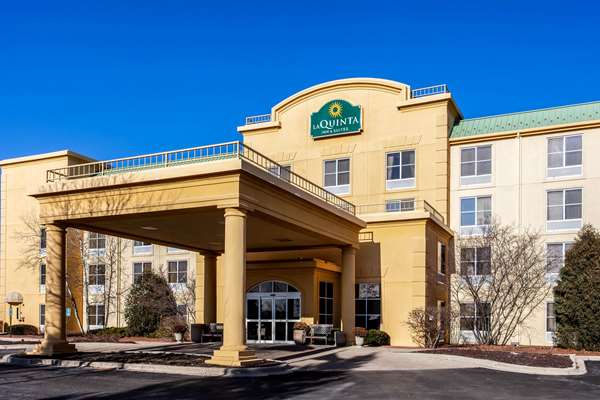 Exterior view - La Quinta Inn & Suites New Berlin - I-43, Exit 57
