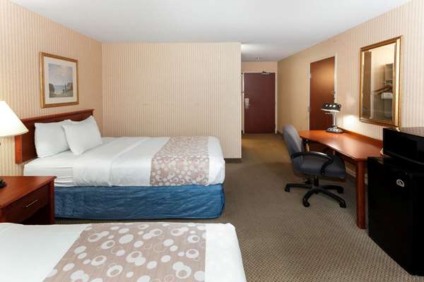  - La Quinta Inn & Suites New Berlin - I-43, Exit 57