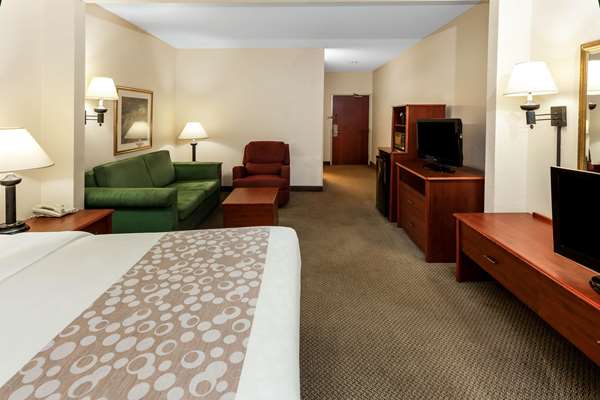 Suite - La Quinta Inn & Suites New Berlin - I-43, Exit 57