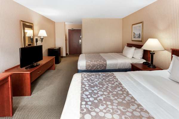  - La Quinta Inn & Suites New Berlin - I-43, Exit 57