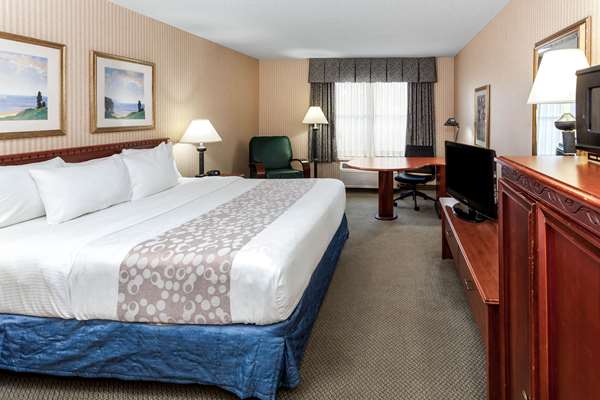  - La Quinta Inn & Suites New Berlin - I-43, Exit 57