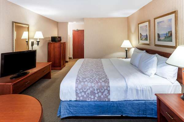  - La Quinta Inn & Suites New Berlin - I-43, Exit 57