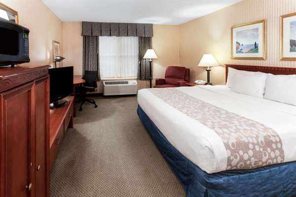  - La Quinta Inn & Suites New Berlin - I-43, Exit 57