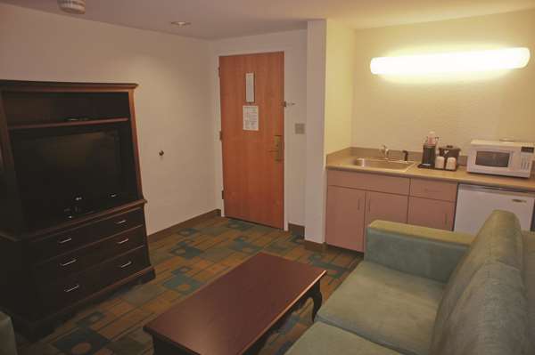 Suite - La Quinta Inn & Suites Somerville - I-93, Exit 21