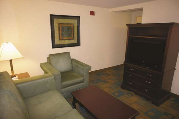 Suite - La Quinta Inn & Suites Somerville - I-93, Exit 21