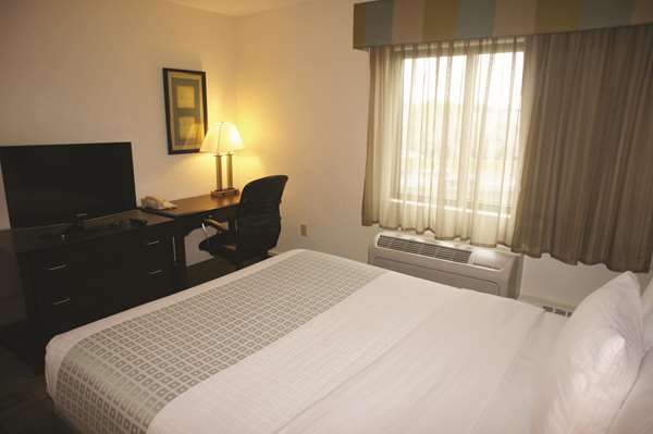  - La Quinta Inn & Suites Somerville - I-93, Exit 21