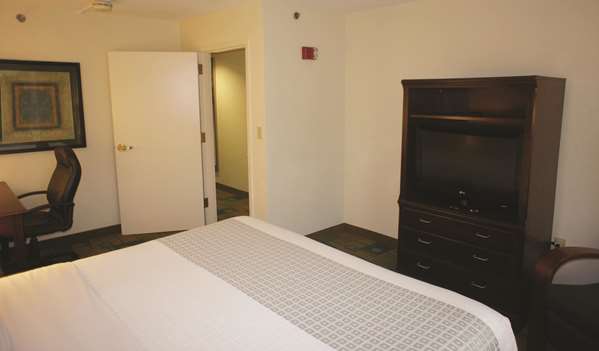 Suite - La Quinta Inn & Suites Somerville - I-93, Exit 21