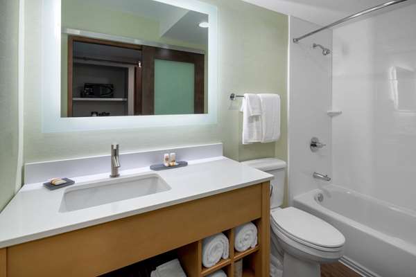  - La Quinta Inn & Suites LAX Airport Los Angeles