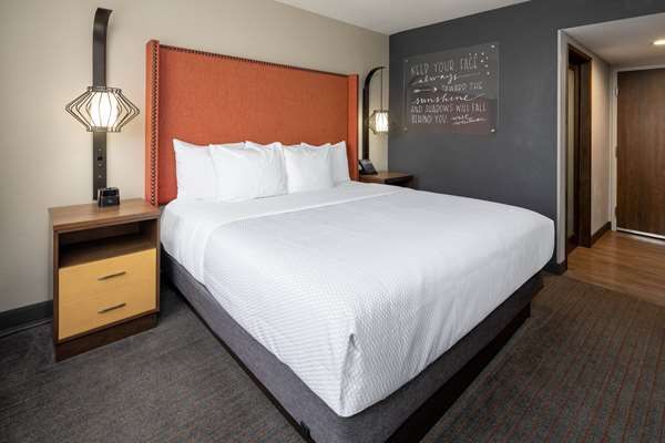  - La Quinta Inn & Suites LAX Airport Los Angeles