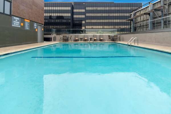 Pool - La Quinta Inn & Suites LAX Airport Los Angeles