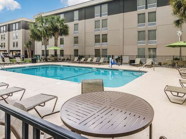 Pool - La Quinta Inn & Suites at 48th Ave Myrtle Beach