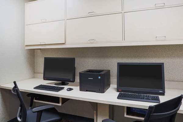 Conference Area - La Quinta Inn & Suites Bohemia