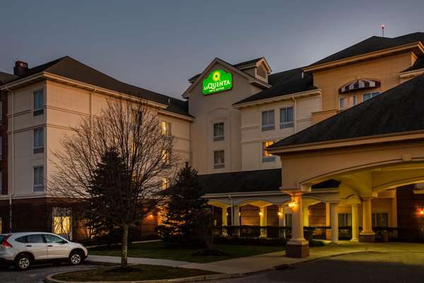 Exterior view - La Quinta Inn & Suites Bohemia