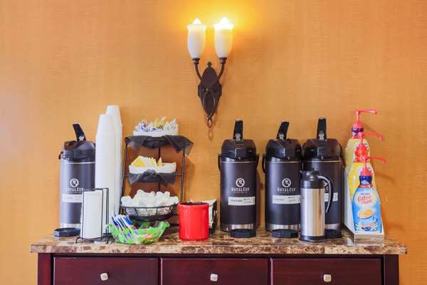  - La Quinta Inn & Suites Bohemia