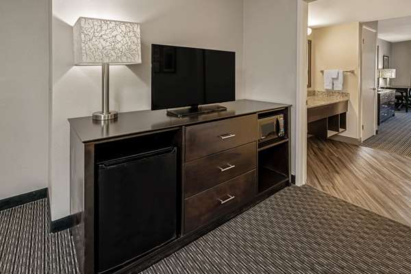  - La Quinta Inn & Suites Disneyland Anaheim - I-5, Exit 109