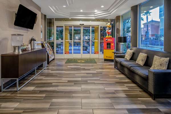  - La Quinta Inn & Suites Disneyland Anaheim - I-5, Exit 109