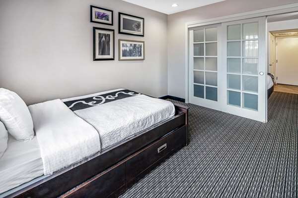 Suite - La Quinta Inn & Suites Disneyland Anaheim - I-5, Exit 109