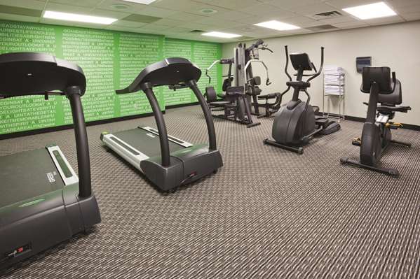 Fitness/ Exercise Room - La Quinta Inn & Suites West Bloomington