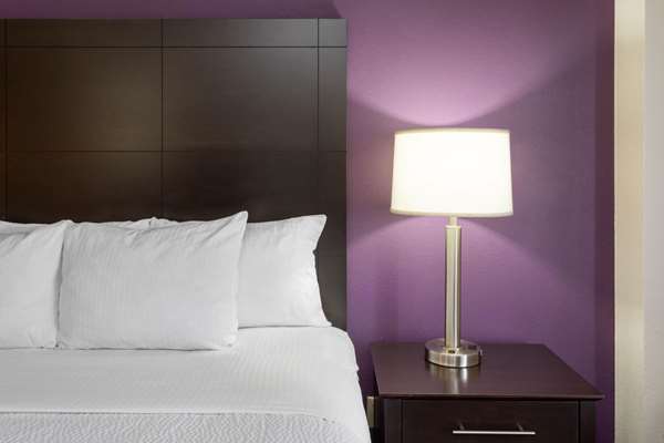  - La Quinta Inn & Suites West Bloomington