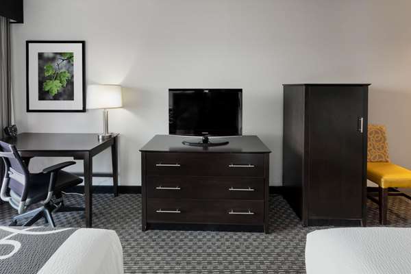  - La Quinta Inn & Suites West Bloomington