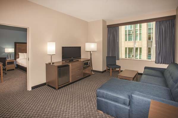 Suite - La Quinta Inn & Suites Downtown Chicago