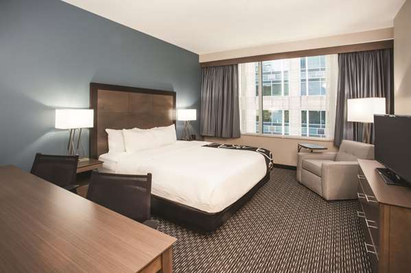 Suite - La Quinta Inn & Suites Downtown Chicago