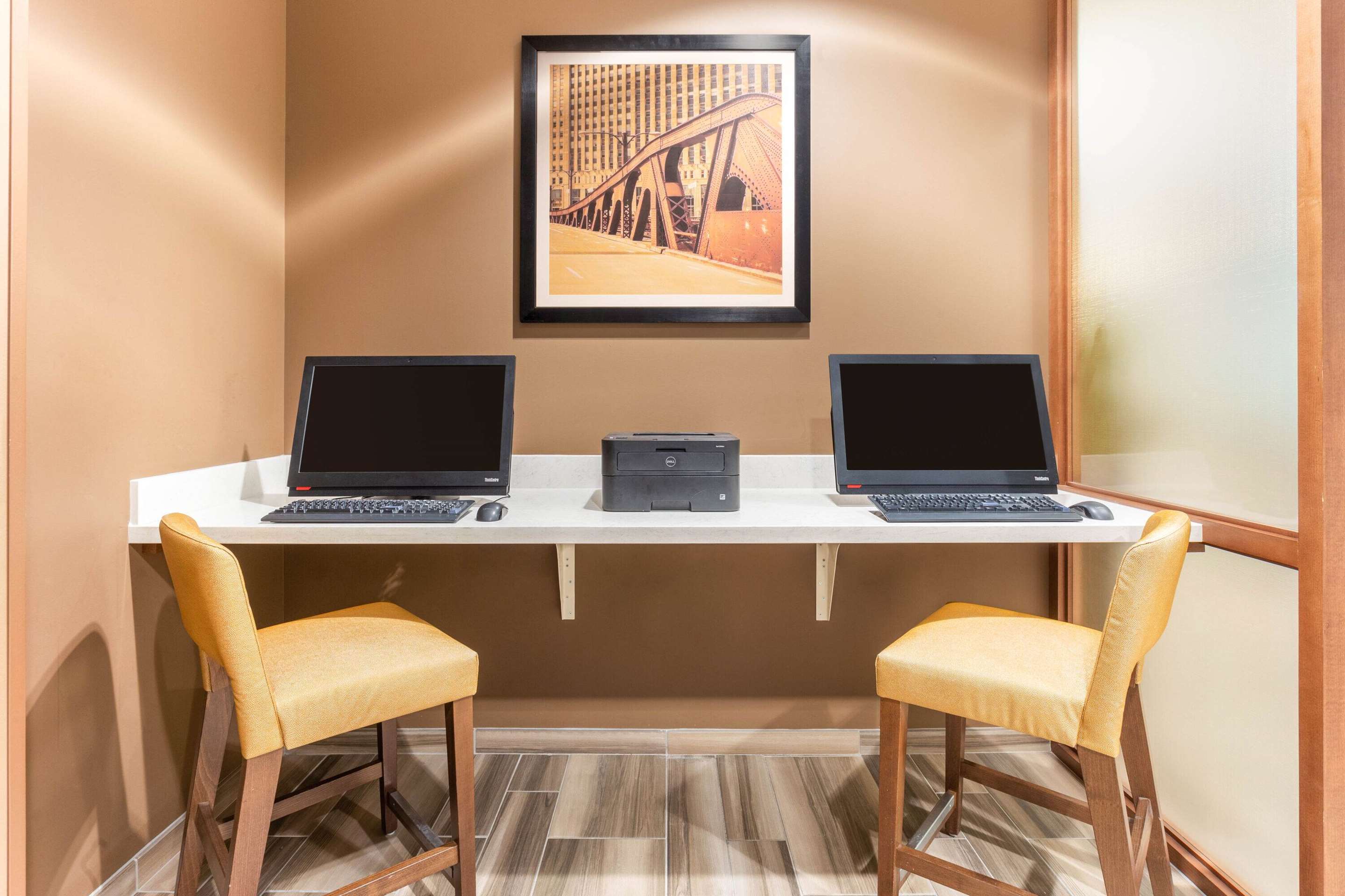 Business Center | La Quinta Inn & Suites by Wyndham Chicago Downtown