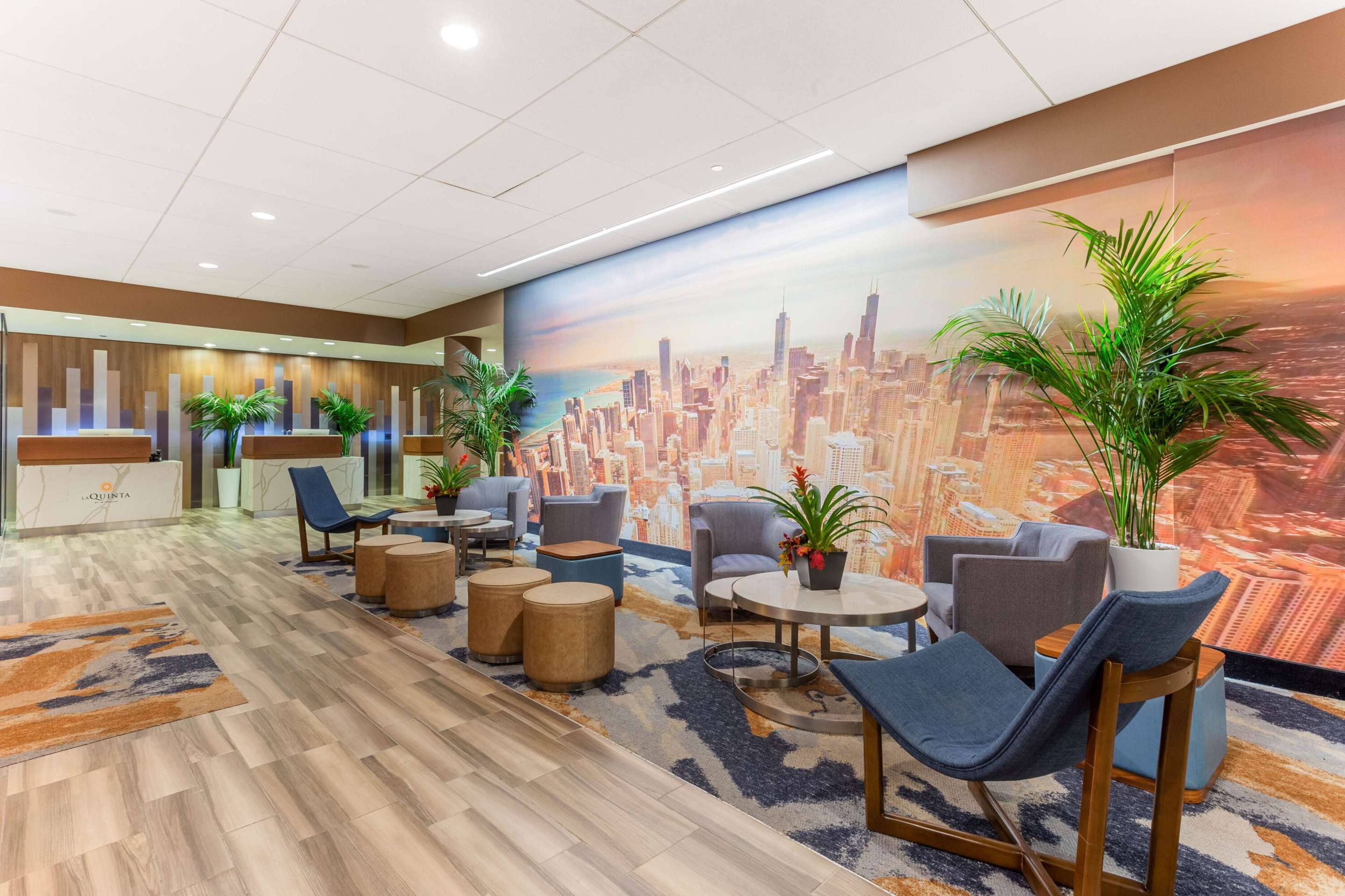 Lobby | La Quinta Inn & Suites by Wyndham Chicago Downtown