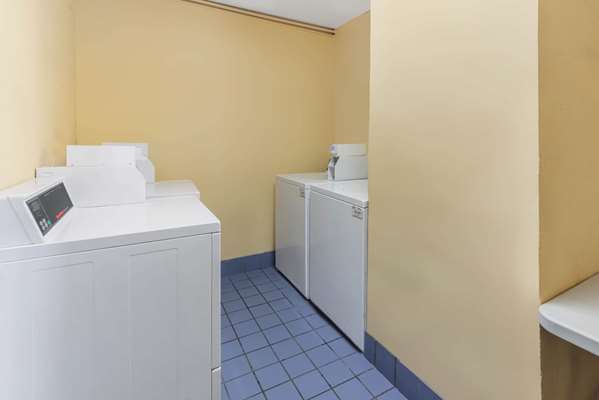 Amenities - La Quinta Inn Northeast Fort Lauderdale