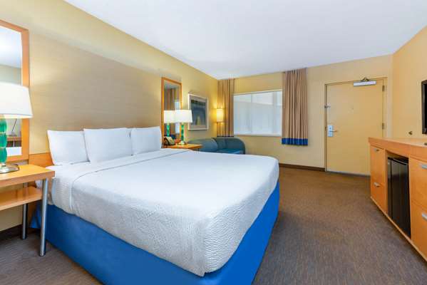  - La Quinta Inn Northeast Fort Lauderdale
