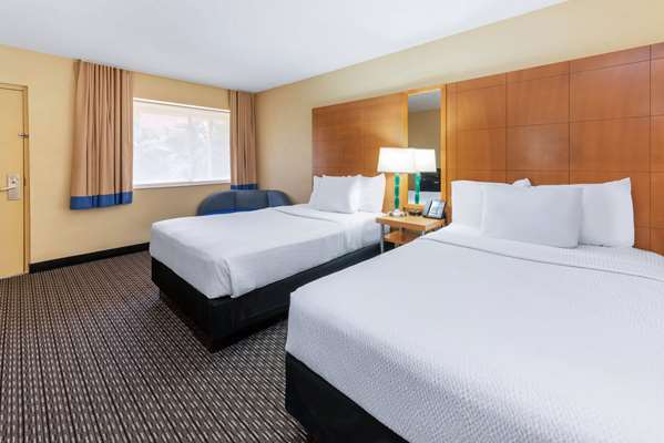  - La Quinta Inn Northeast Fort Lauderdale