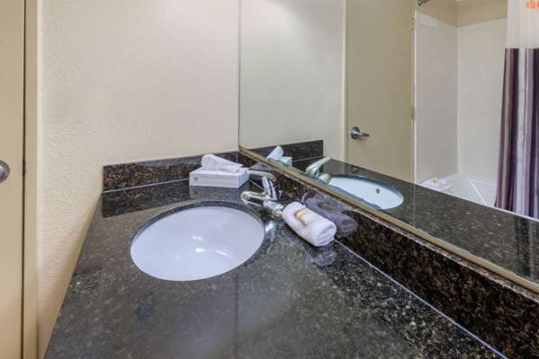  - La Quinta Inn Northeast Fort Lauderdale